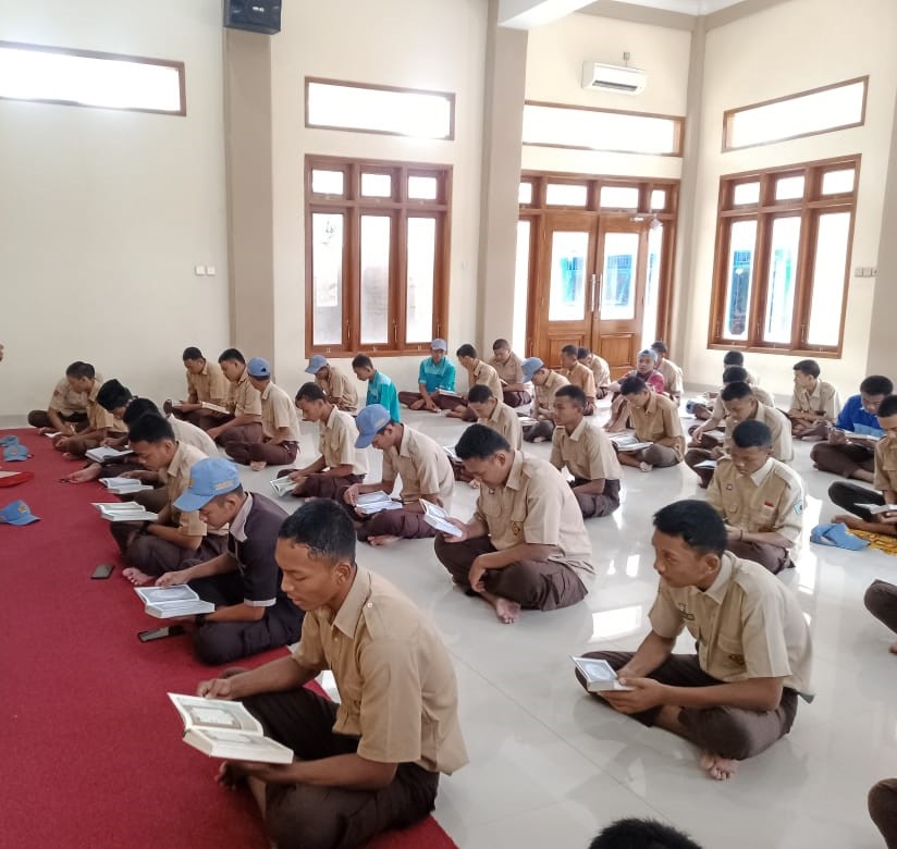 Disiplin beribadah dan mengaji